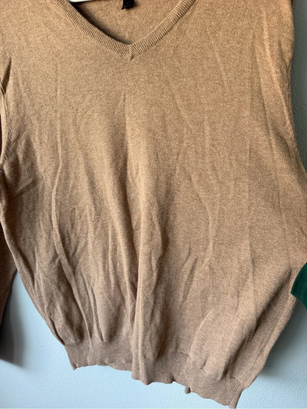 J Crew tan brown cotton cashmere v-neck long sleeve sweater Men’s sz L